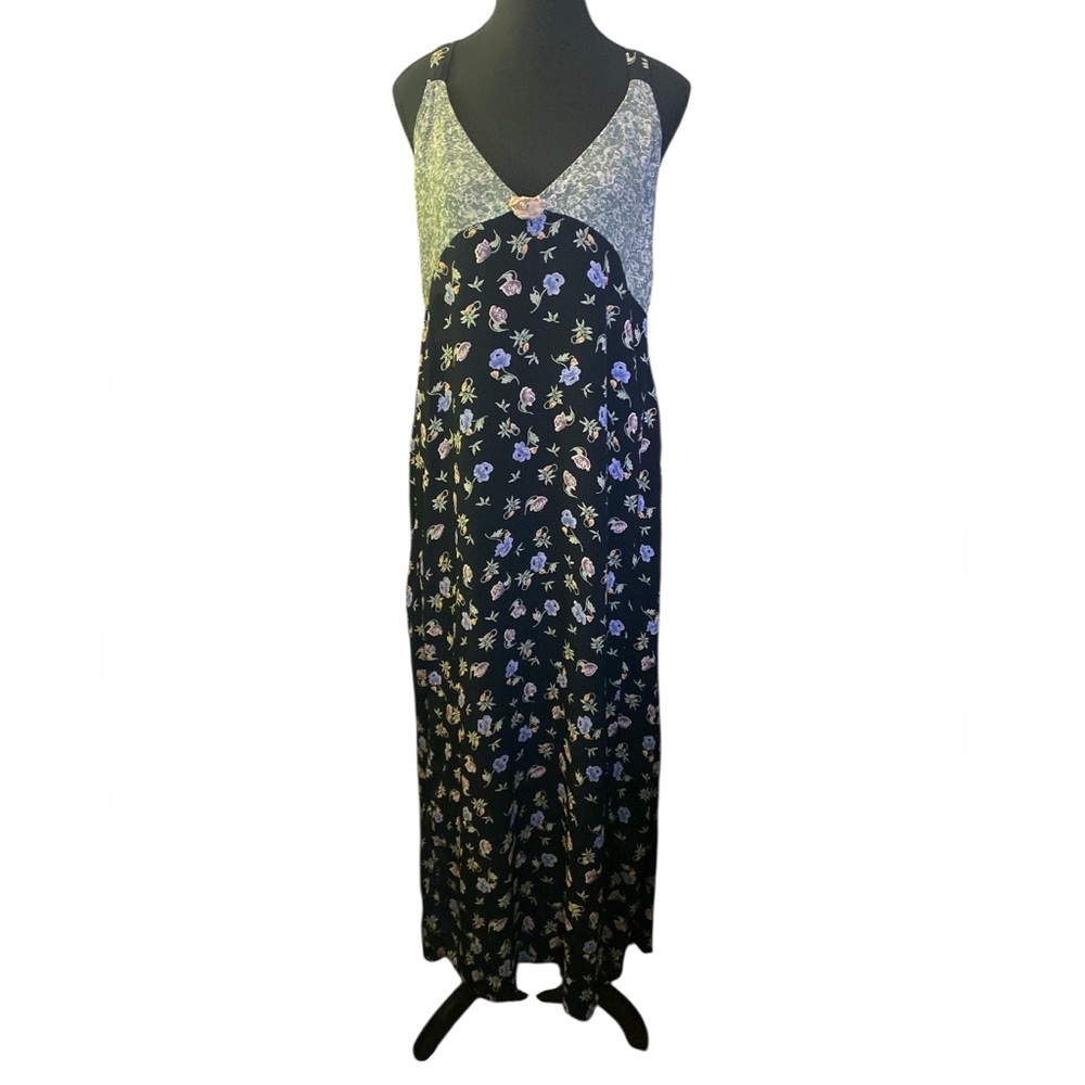 ***SALE**** ZOÉ CALIFORNIA Floral Maxi Dress with V-Neck M GUC